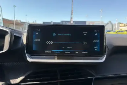 Photo 16 Peugeot 2008  PureTech 130 S&S EAT8