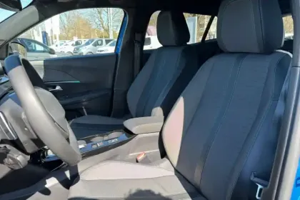 Photo 9 Peugeot 2008  PureTech 130 S&S EAT8