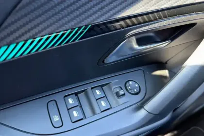 Photo 32 Peugeot 2008  PureTech 130 S&S EAT8