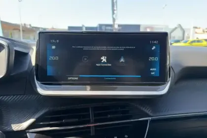 Photo 27 Peugeot 2008  PureTech 130 S&S EAT8