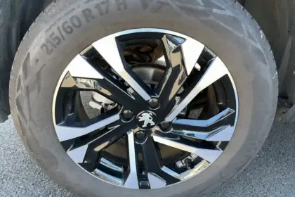 Photo 12 Peugeot 2008  PureTech 130 S&S EAT8