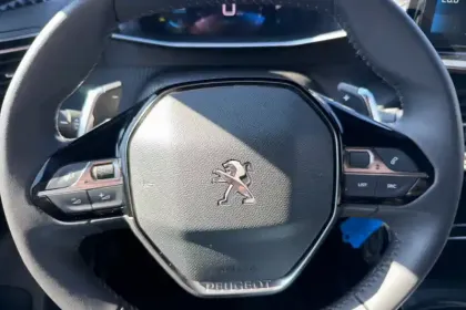 Photo 18 Peugeot 2008  PureTech 130 S&S EAT8