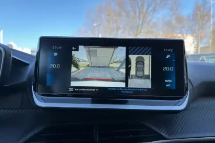 Photo 30 Peugeot 2008  PureTech 130 S&S EAT8