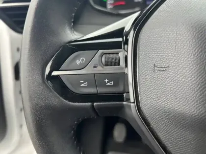 Photo 17 Peugeot 208  PURETECH 75 S&S BVM5