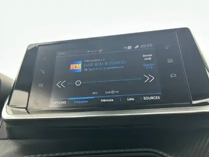 Photo 21 Peugeot 208  PURETECH 75 S&S BVM5