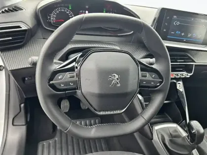 Photo 8 Peugeot 208  PureTech 75 S&S BVM5