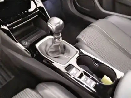 Photo 13 Peugeot 2008  BlueHDi 110 S&S BVM6