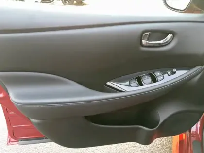 Photo 10 Nissan Leaf  Electrique 40kWh