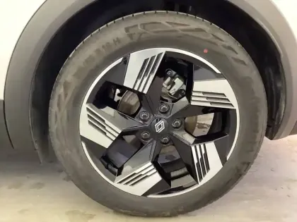 Photo 8 Renault Symbioz  E-Tech full hybrid 145