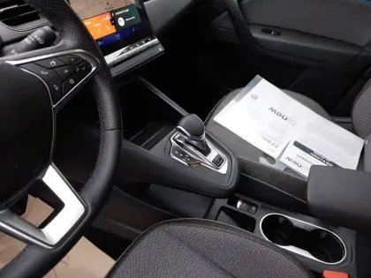 Photo 56 Renault Symbioz  E-Tech full hybrid 145
