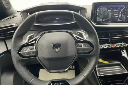 Photo 10 Peugeot 2008  Hybrid 145 e-DCS6