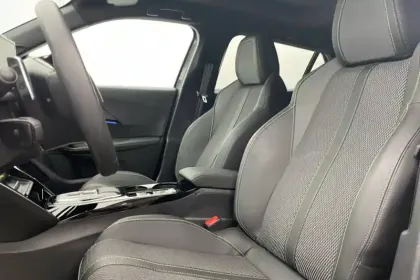 Photo 12 Peugeot 2008  Hybrid 145 e-DCS6