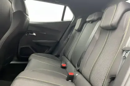 Photo 13 Peugeot 2008  Hybrid 145 e-DCS6