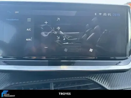 Photo 14 Peugeot 2008 PureTech 130 S&S EAT8 Allure