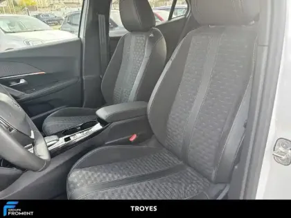 Photo 10 Peugeot 2008 PureTech 130 S&S EAT8 Roadtrip