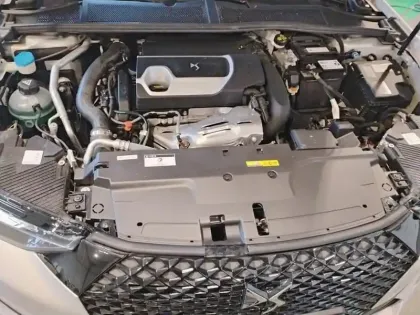 Photo 6 DS DS 4  PureTech 180 EAT8 Performance Line