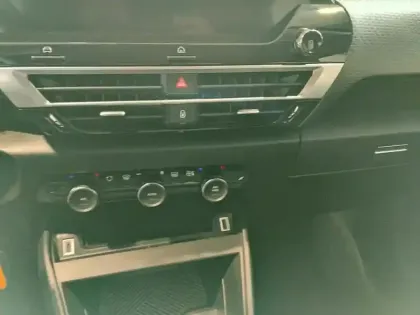 Photo 12 Citroën C4  BlueHDi 130 S&S EAT8 Feel Pack