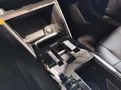 Photo 23 Citroën C4  BlueHDi 130 S&S EAT8 Feel Pack