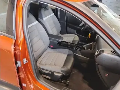 Photo 8 Citroën C4  BlueHDi 130 S&S EAT8 Feel Pack