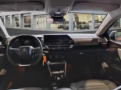 Photo 9 Citroën C4  BlueHDi 130 S&S EAT8 Feel Pack