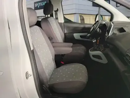Photo 8 Citroën Berlingo  Taille M BlueHDi 130 S&S BVM6 Shine