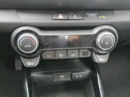 Photo 21 Kia Stonic  1.0 T-GDi 100 ch ISG BVM5 Active