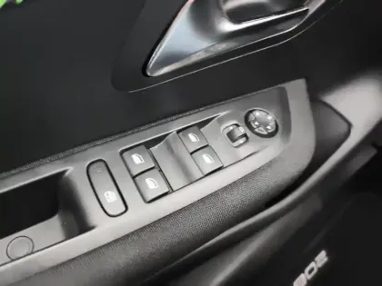 Photo 19 Peugeot 208 Gén. II Ph2 Active 5