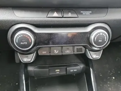 Photo 21 Kia Stonic  1.0 T-GDi 100 ch ISG BVM5 Active