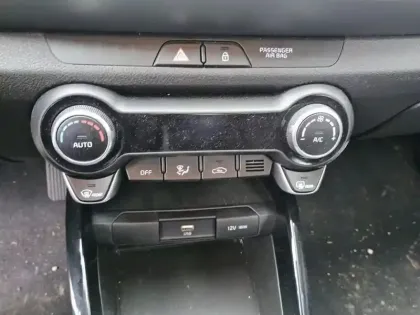 Photo 12 Kia Stonic  1.0 T-GDi 100 ch ISG BVM5 Active