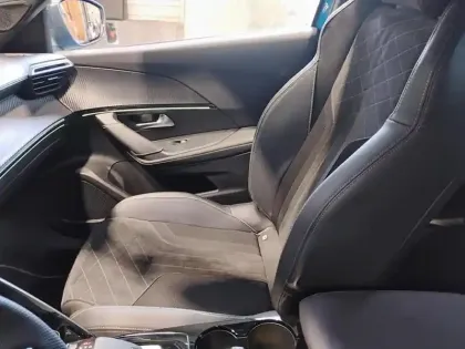 Photo 8 Peugeot 2008 Gén. II Ph1 NG GT Pack 5