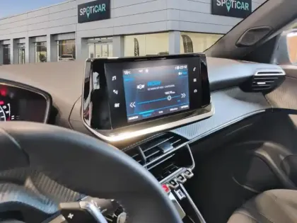 Photo 10 Peugeot 2008  PureTech 130 S&S EAT8 Allure