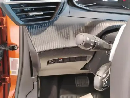 Photo 16 Peugeot 2008  PureTech 130 S&S EAT8 Allure