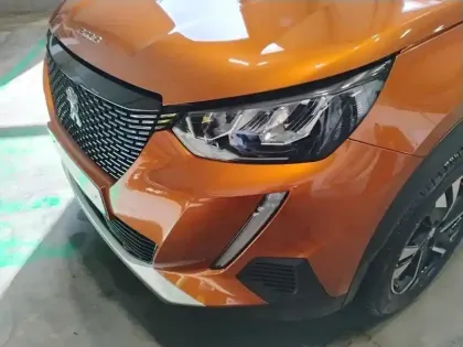 Photo 13 Peugeot 2008  PureTech 130 S&S EAT8 Allure