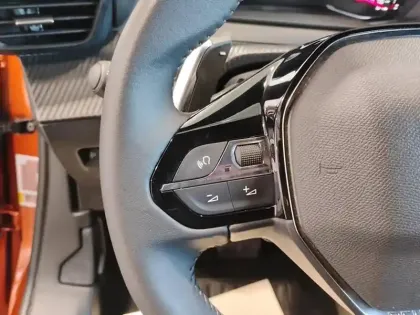 Photo 18 Peugeot 2008  PureTech 130 S&S EAT8 Allure