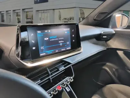 Photo 21 Peugeot 2008  PureTech 130 S&S EAT8 Allure