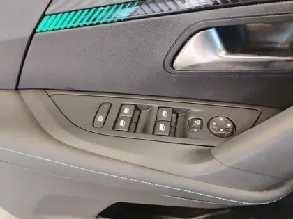 Photo 19 Peugeot 2008  PureTech 130 S&S EAT8 Allure