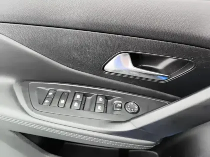 Photo 19 Peugeot 308  PHEV 180 e-EAT8 Allure