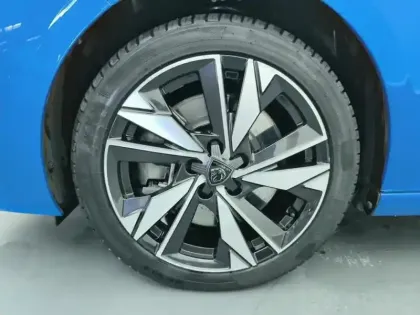 Photo 14 Peugeot 308  PHEV 180 e-EAT8 Allure