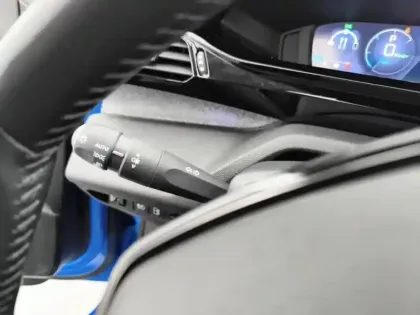 Photo 16 Peugeot 308  PHEV 180 e-EAT8 Allure