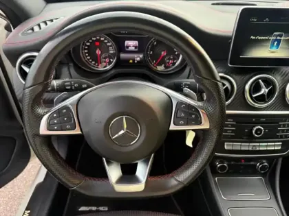 Photo 14 Mercedes Classe A 220 d 2.0 177 AMG Line