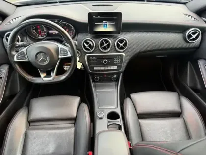 Photo 10 Mercedes Classe A 220 d 2.0 177 AMG Line