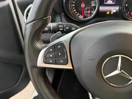 Photo 15 Mercedes Classe A 220 d 2.0 177 AMG Line