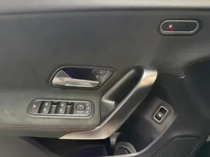 Photo 15 Mercedes Classe A 250 e Hybrid EQ AMG Line