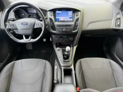 Photo 9 Ford Focus 1.5 182 ST-Line