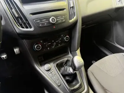 Photo 11 Ford Focus 1.5 182 ST-Line