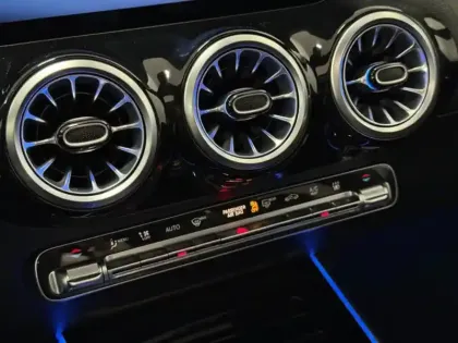 Photo 18 Mercedes GLA 250 e Hybrid EQ AMG Line