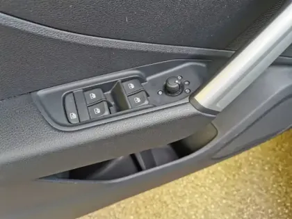 Photo 15 Audi Q2 30 TDI Design 2.0 TDI 116 ch 