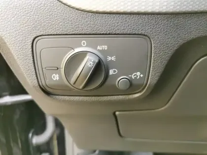 Photo 16 Audi Q2 30 TDI Design 2.0 TDI 116 ch 