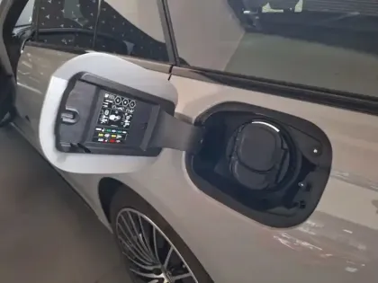 Photo 32 Mercedes CLA sse E 300 e Hybrid EQ AMG L