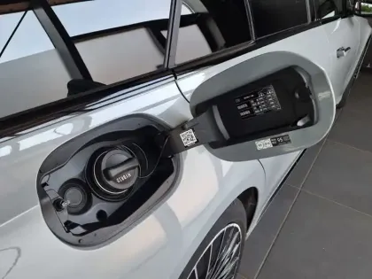 Photo 33 Mercedes CLA sse E 300 e Hybrid EQ AMG L